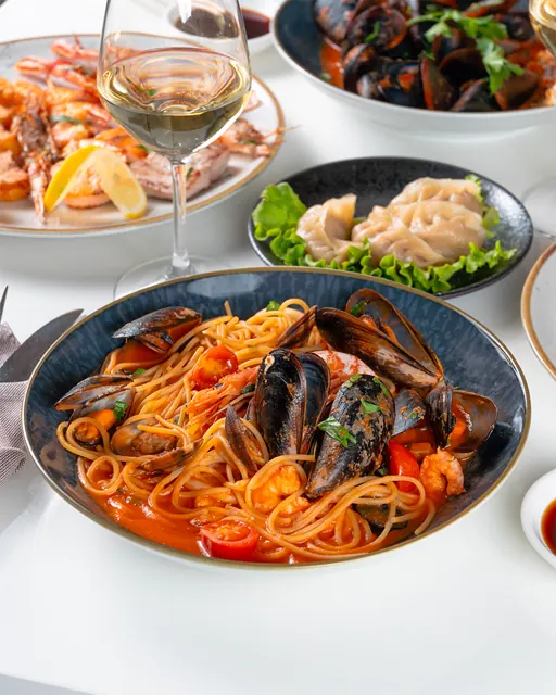 Spaghetti con cozze e gamberi